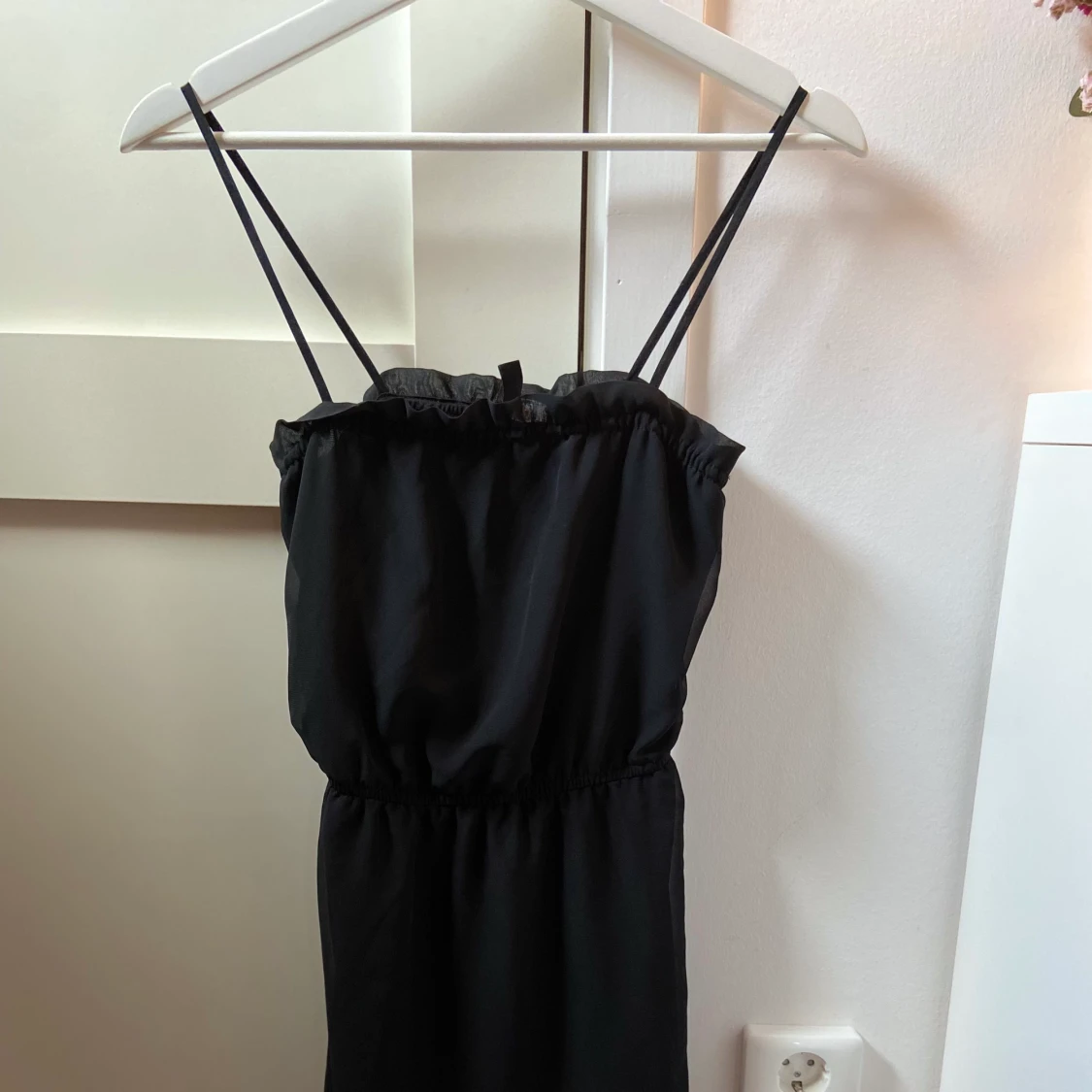 H&M svart klänning (NY) - 90