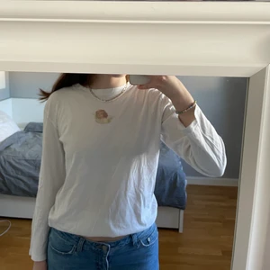 Långärmad tshirt - Superfin långärmad tshirt från Nakd med ängel på. Storleken är XS men passar också S. Fraktkostnad tillkommer!⭐️⭐️⭐️