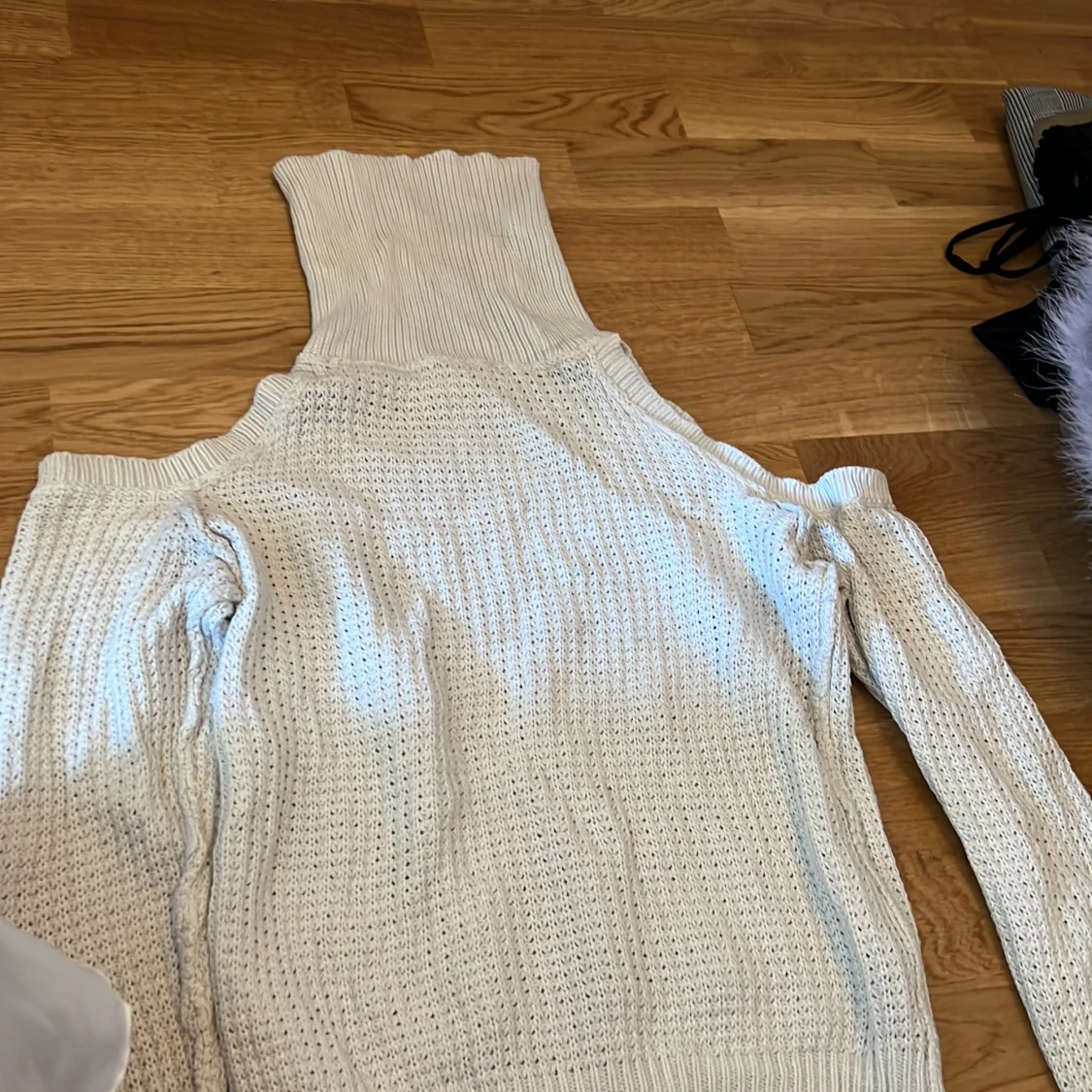 Stickad tröja med polokrage