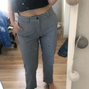 Svart vit rutiga kostymbyxor - Kostymbyxor som jag skulle säga passar en M
