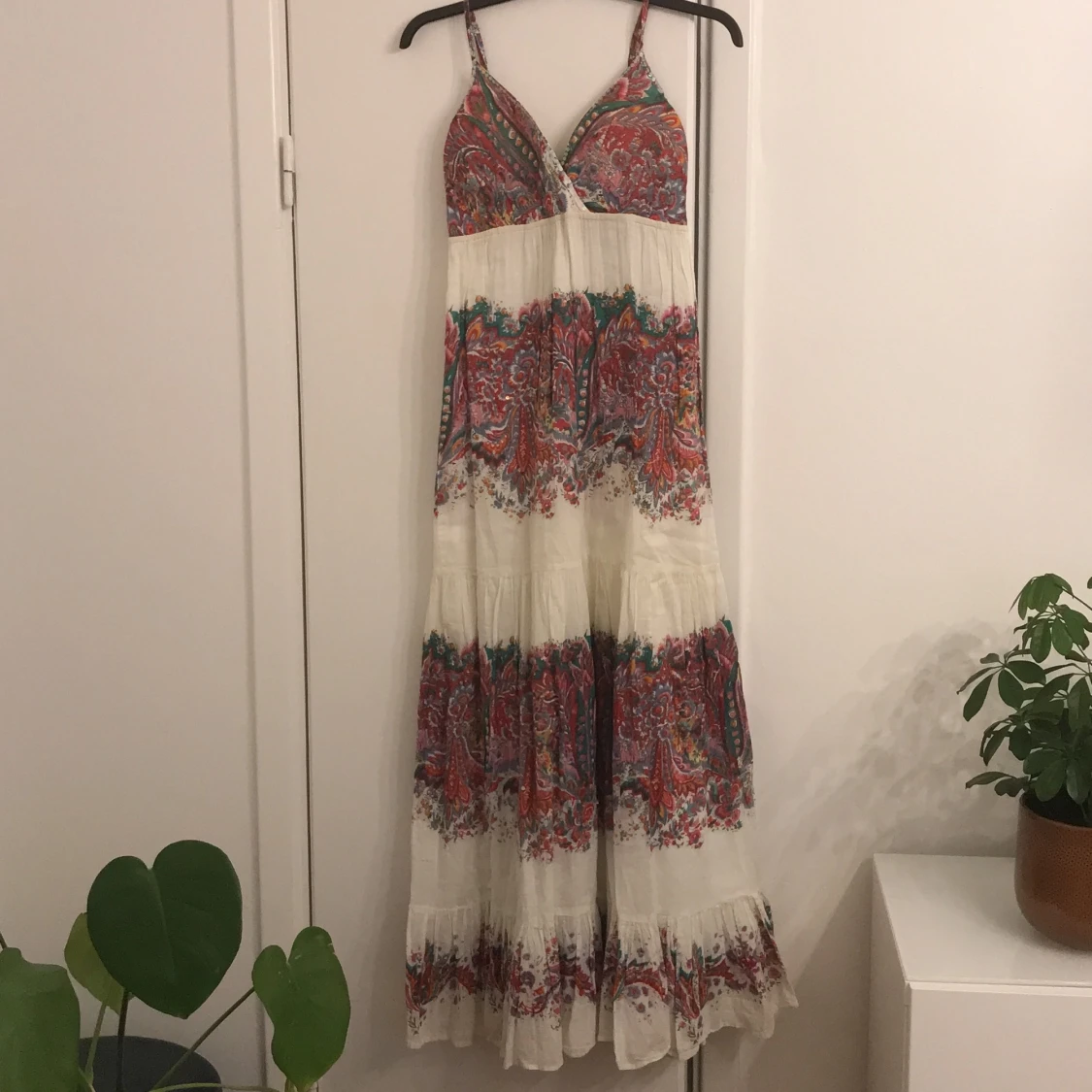 Blommog långklänning strl S