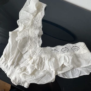 Topp med volanger - Topp i bra skick