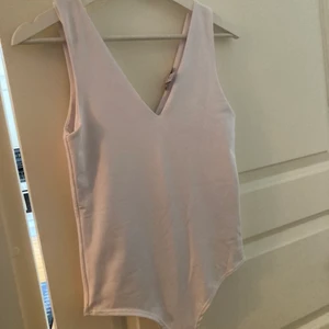 Vit body - Samma som svarta bara olika färg