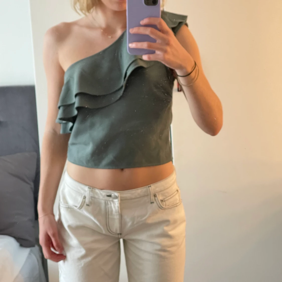 One skolfest top med volang 