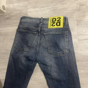 Dsquared byxor - Byxorna är a-kopior och därför säljs för billigt och bra pris, bra skick