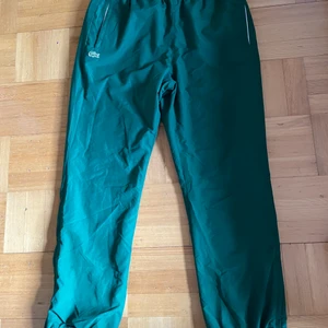 Lacoste träningsbyxor - Bra skick