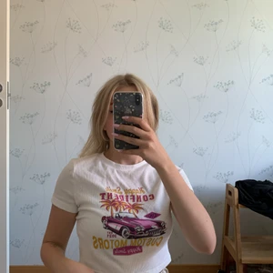 Tshirt topp - Tshirt topp med gulligt tryck med en bil