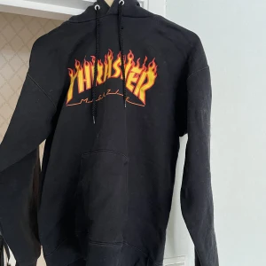 Thrasher hoodie  - Använd fåtal gånger. 