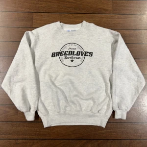 Russel Breedloves Sweatshirt  - Snygg vintage Russel sweatshirt i storlek L! Bara att skriva om du undrar över något🙏