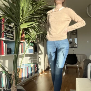 Levis 711 Skinny - Skinny blå jeans med mid waist. Strl 27 men skulle säga att de är ganska små i storleken.
