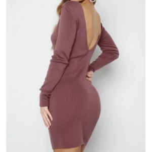 Klänning  - Helt ny från bubbleroom, missade bara att skicka tillbaka den i tid. Helt oanvänd med lappen och påse kvar 🥰 hur fin som helst! 200kr eller annat bud 