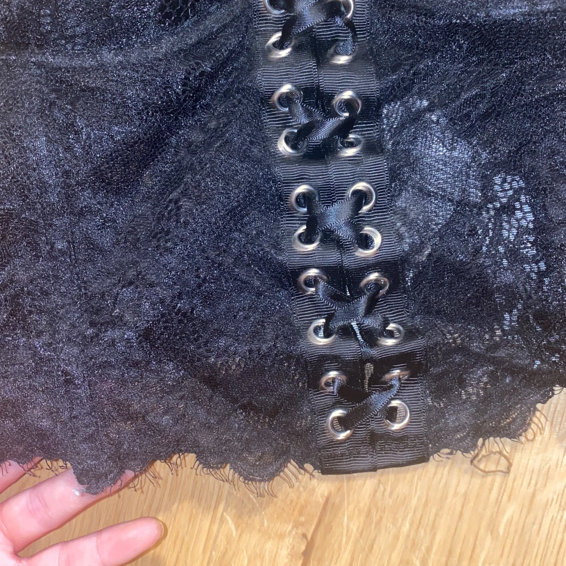 Svart halv body - 90