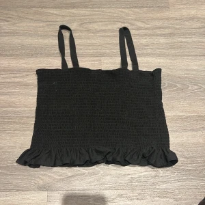 Topp - Bra skick, knappt använd 