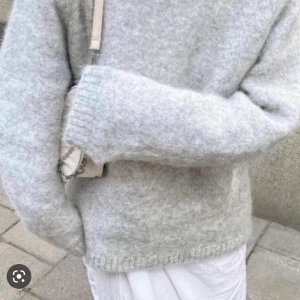 LeGer tröja - Nästan helt oanvänd stickad tröja från LeGer! Köpt för 900kr💕