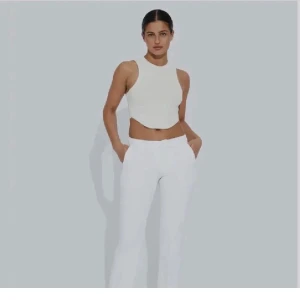 Lågmidjade kostymbyxor  - Jätte fina kostymbyxor från bikbok, säljer då dom inte passade mig. endast testade!