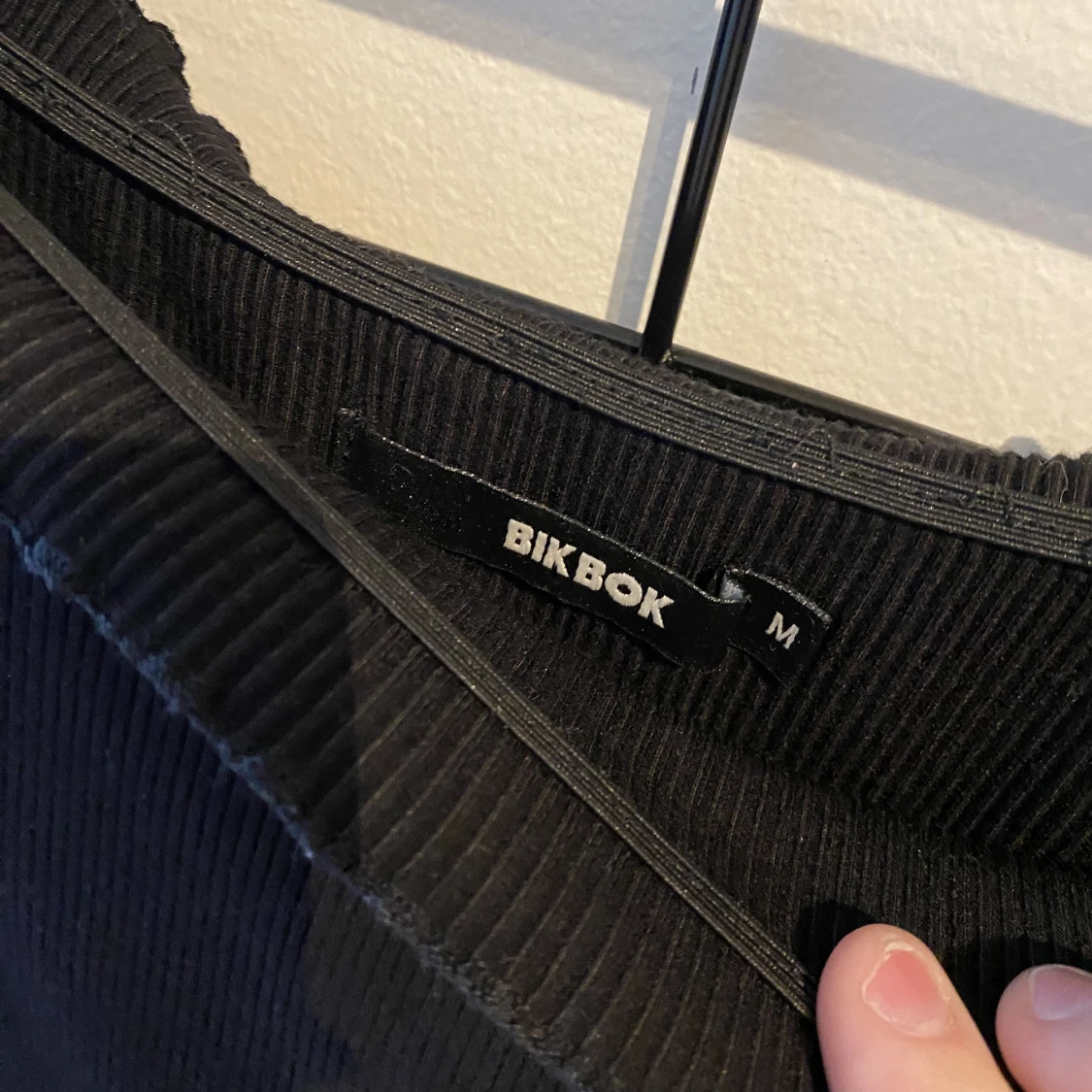 Off shoulder klänning - 90