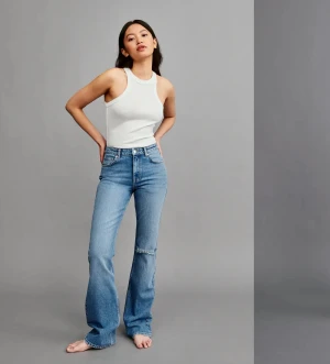 Jeans  - Ett par jätte fina jeans i nyskick, då dom bara är använda en gång! Skriv för fler bilder 