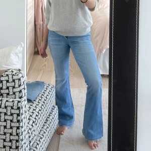 M.I.H jeans - Super snygga M.i.h jeans till väldigt bra pris! Väldigt snygg passform. Bra i rumpan.   Original pris: 2200kr!