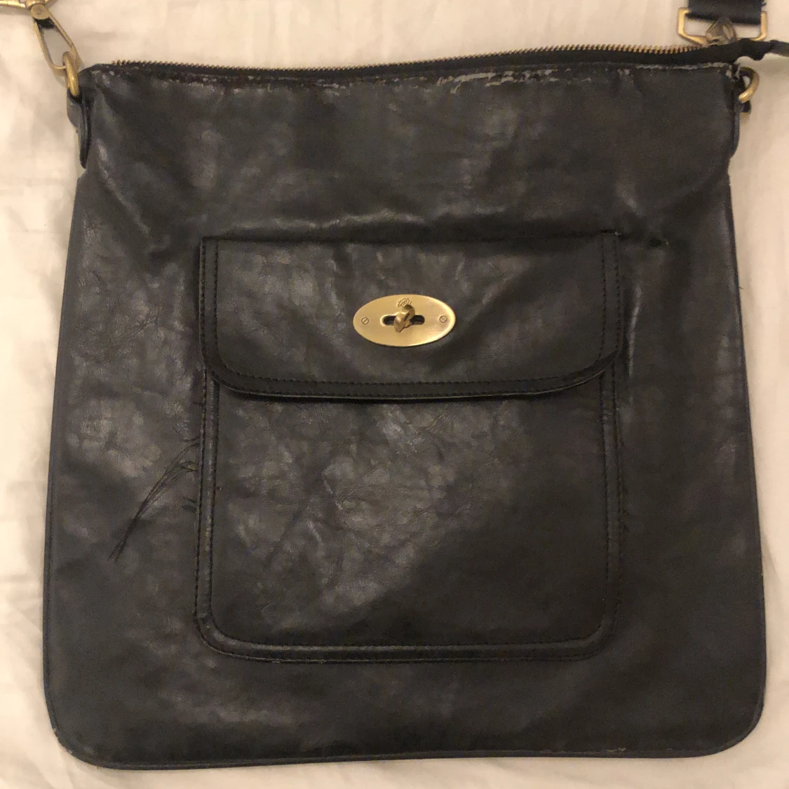 Äkta Mulberryväska i läder med axelrem 