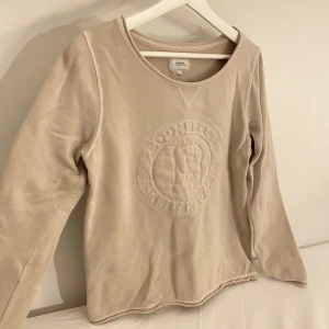 Sweatshirt från Boomerang - Jättefin tröja från Boomerang i mycket bra skick!❤️‍🔥