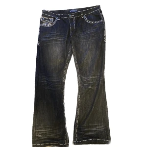 Jeans  - Ett par coola jeans med brodering och paljetter. Kommer tyvärr inte till användning. Märket är Kayden K