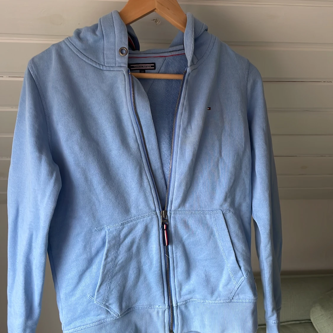 Tommy hilfiger Zip hoodie🔥🔥 - 90