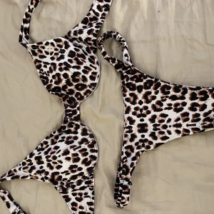 Leopard bikini  - Jätte fin bikini i storlek xs/s (string trosor) oanvänd💜