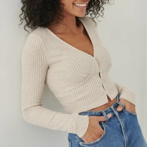 Topp med knappar - Kommer inte till användning, använd fåtal gånger. 