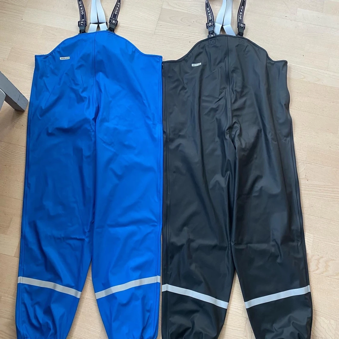 Bortskänkes regnkläder - 90