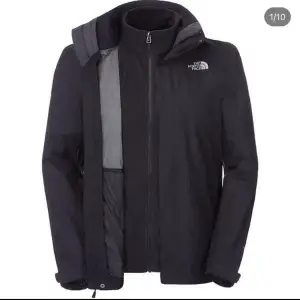 The northface vindjacka med avtagbar fleece tröja  Strl Xl passar L Köpt förra vintern för 2099kr  Bra vinterjacka varm och stilren 