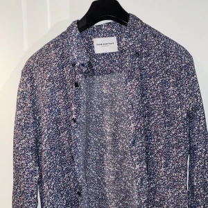 Skjorta Herr  - Skjorta använd någon gång 10/10 skick. 