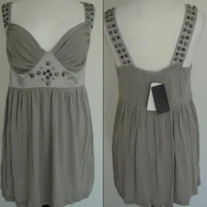 topp y2k - storlek: L. helt ny oanvänd. kan mötas i stockholm eller frakta. man köper genom att kontakta mig