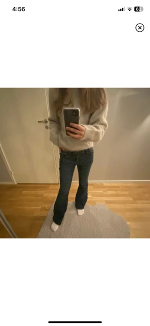 jeans - (Inte mina bilder) ett par jätte snygga jeans jag köpte av en tjej på PLICK men tyvärr passa dessa inte mig💋
