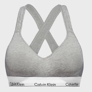 Calvin Klein BH - Endast använd ett fåtal gånger så den är i bra skick men säljer då den tyvärr är för liten för mig. Köpare står för frakt. Skriv privat vid intresse eller frågor!💕