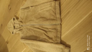 Flis - En flis som är lurvig och mot de bruna hållet fin men lite för liten för mig så den kommer inte till användning.