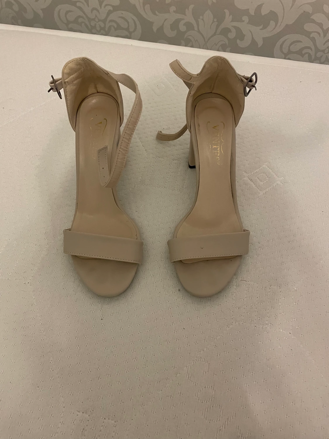 ett par Skor för fest och bröllop 