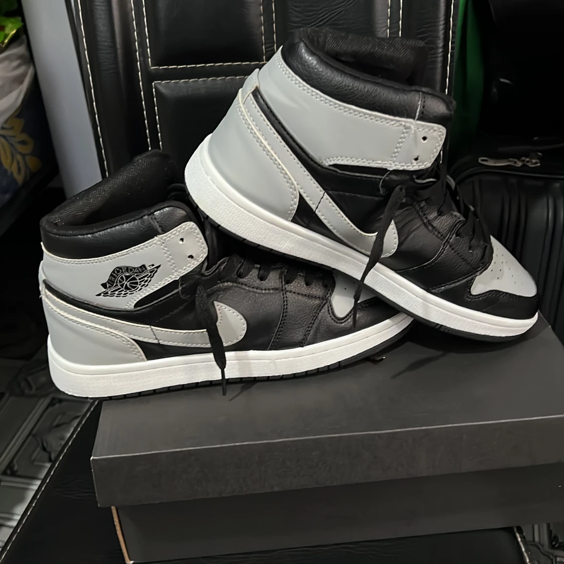 Air Jordan 1 Mid Black Grey  - 91