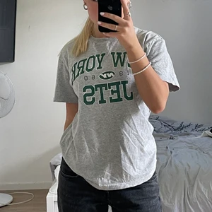 T-shirt med tryck - T-shirt från h&m, köparen står för frakten på 49kr 