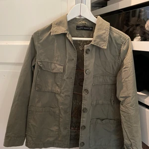 Grön jacka - Grön jacka från zara 