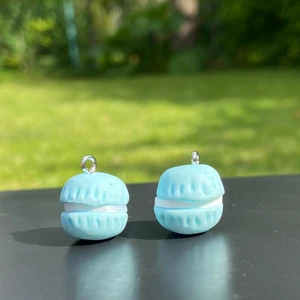 Blåa macarons - Blåa macarons, kan användas som berlock eller örhängen, kontakta för mer info ❤️‍🔥