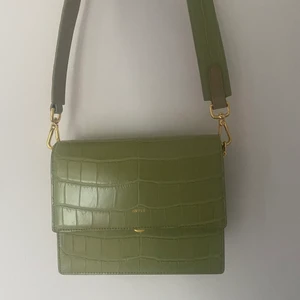 Jw pei väska  - Jw pei flap väska. Färgen finns inte kvar på hemsidan. Sparsamt använd 