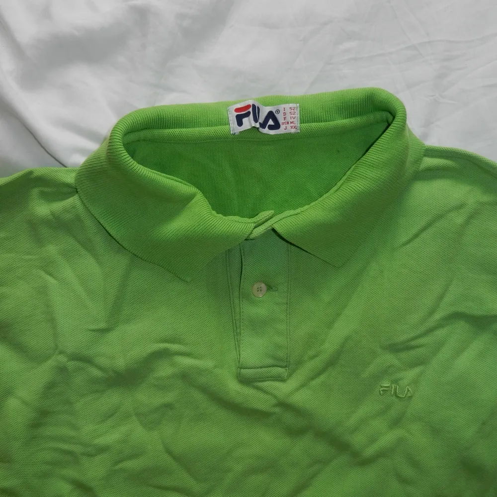 En ljusgrön piké tröja från Fila köpt på humana men aldrig använt! Skriv för frågor eller fler bilder. Tröjor & Koftor.