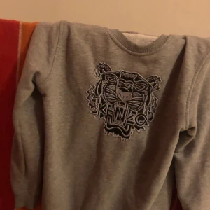 Kenzo tröja  - Kenzo tröja grå