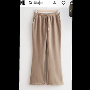 Mjukisbyxor  - Helt nya flare mjukisbyxor med prislapp på. 