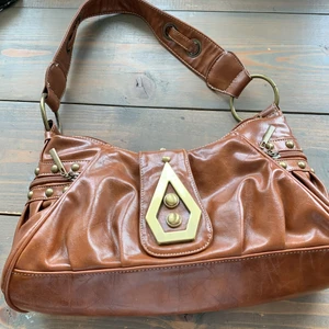 Vintage handväska  - Brun handväska i Y2K stil✨🌸 mycket fack och bra skick 