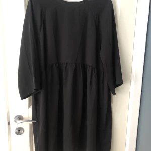 Tunika från Monki - Fint skick, inget att anmärka på.