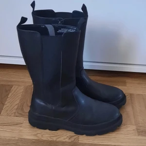 Chunky boots/ stövlar - Svarta stövlar i storlek 38 i fint skick!