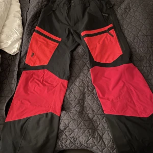 Peak Performance  - Skidbyxor från peak som är helt nya! Aldrig användt! 