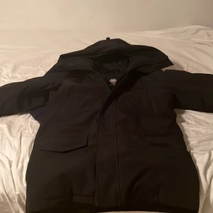 Canada goose parka langford - Bra skick päls finns med