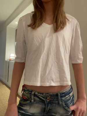 Mango t-shirt - En super fin mango t-shirt i storlek S (köparen står för frakt)🥰🥰